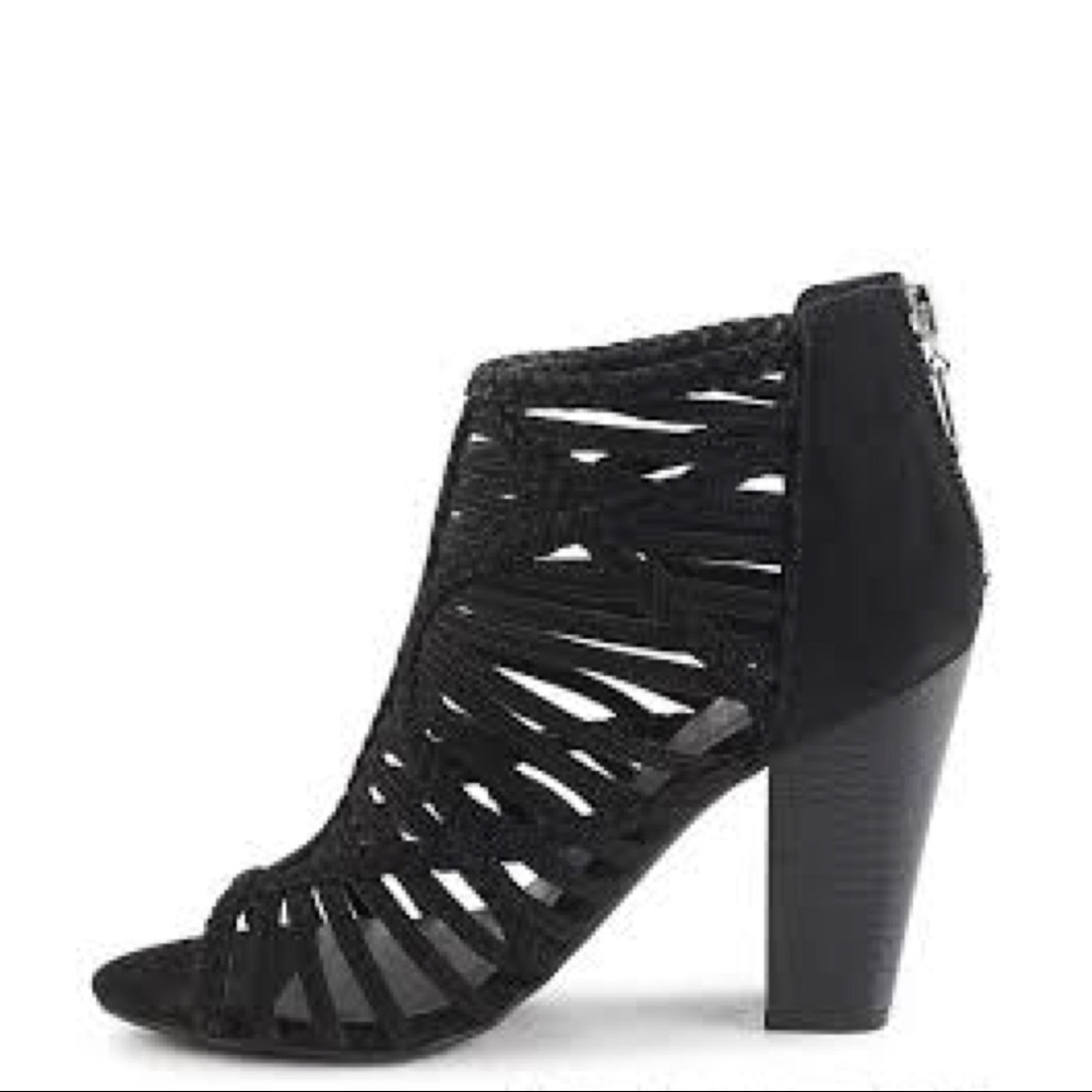 G by GUESS Jelus Strappy Block Heel Sandals Black - Picture 3 of 6